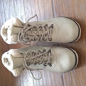 JBU Women's Blue Creek Water-resistant Lace-Up Booties in Stone White